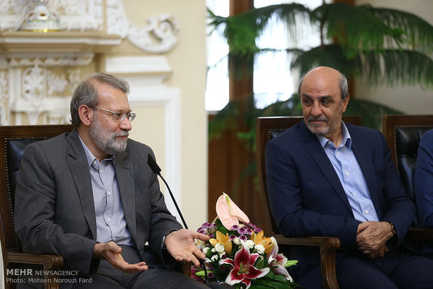 محمود گودرزی و علی لاریجانی 