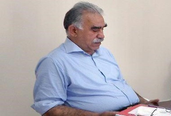 ئۆجه‌لان چاوی به‌ براکه‌ی ده‌که‌وێت