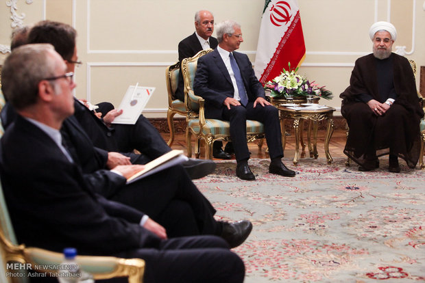 Pres. Rouhani receives French top parliamentarian