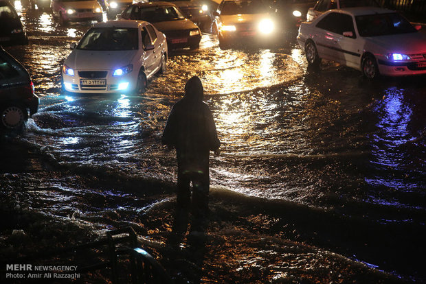 بارش شدید باران موجب آبگرفتگی معابر شهرهای آذربایجان غربی شد