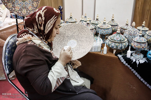 المعرض الثاني عشر للصناعات اليدوية في همدان