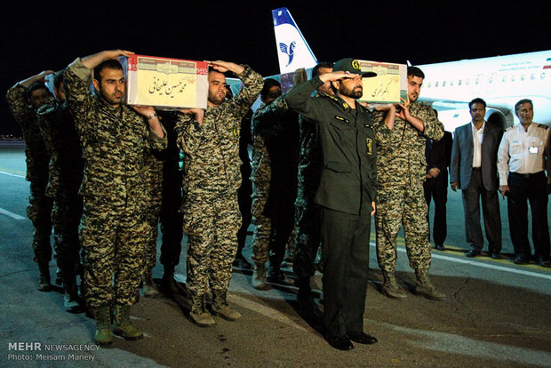 تشییع پیکرهای دو شهید مدافع حرم در کرمانشاه 