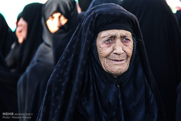 تشییع پیکرهای دو شهید مدافع حرم در کرمانشاه 