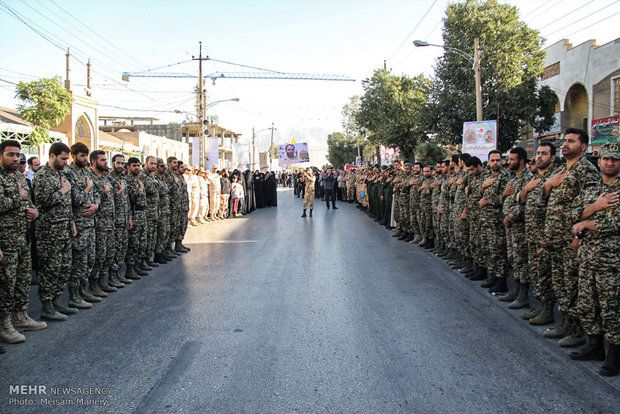 تشییع پیکرهای دو شهید مدافع حرم در کرمانشاه 