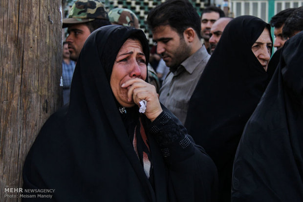 تشییع پیکرهای دو شهید مدافع حرم در کرمانشاه 