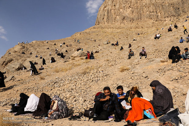 آئین برگزاری دعای عرفه در کرمان