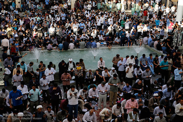 Arafeh pray rituals held across Iran - Qom