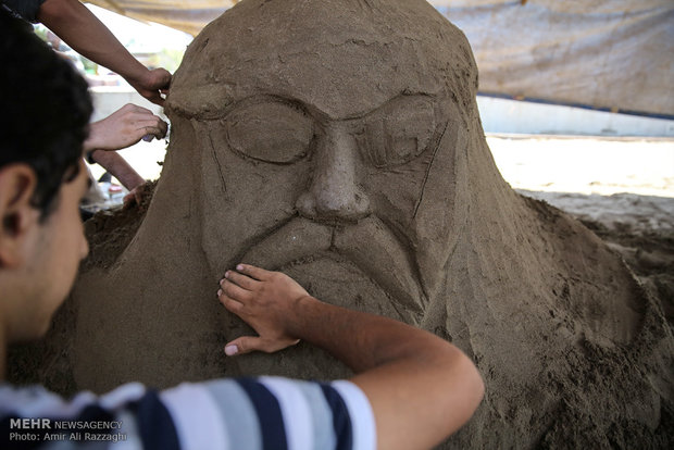المهرجان الثالث لتماثيل الرمل في شمال ايران