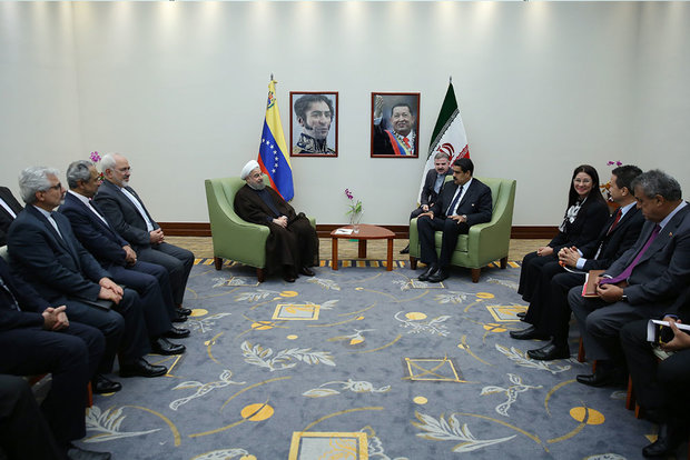 President Rouhani meets Venezuelan counterpart