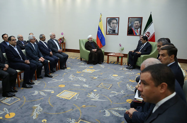 President Rouhani meets Venezuelan counterpart