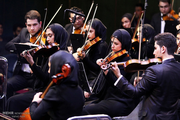 Iranian orchestra plays Mozart