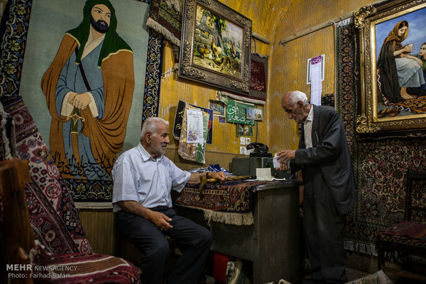 Qazvin’s old bazaar of Persian rug