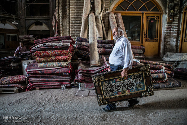 سوق السجاد في قزوين