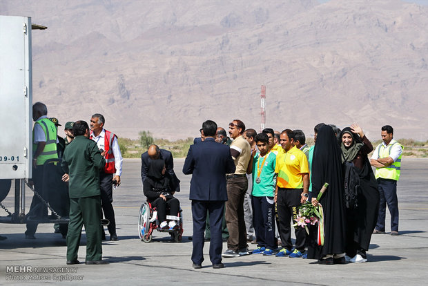 Iranian Paralympians welcomed at home