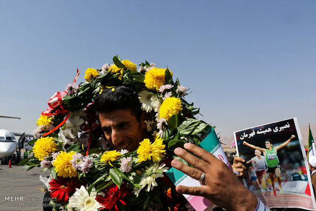 Iranian Paralympians welcomed at home