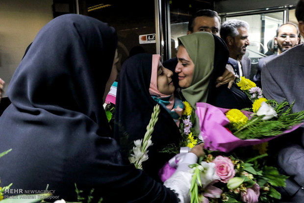 Iranian Paralympians welcomed at home