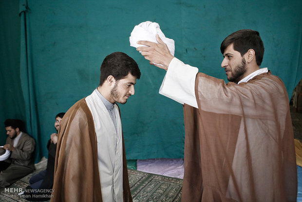 مراسم عمامه گذاری طلاب به مناسبت عید غدیر در حسینیه امام همدان