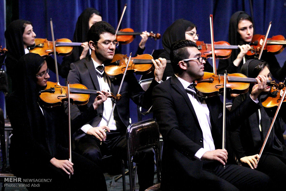 Iranian orchestra plays Mozart