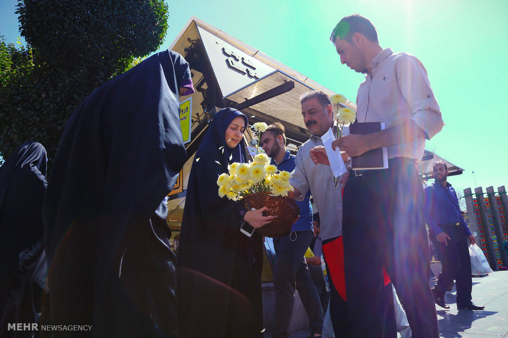 Flowers, sweets on Ghadir Khumm 