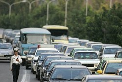 ترافیک نیمه سنگین در باند جنوبی آزادراه تهران ـ کرج/ مه‌گرفتگی در ۲ استان