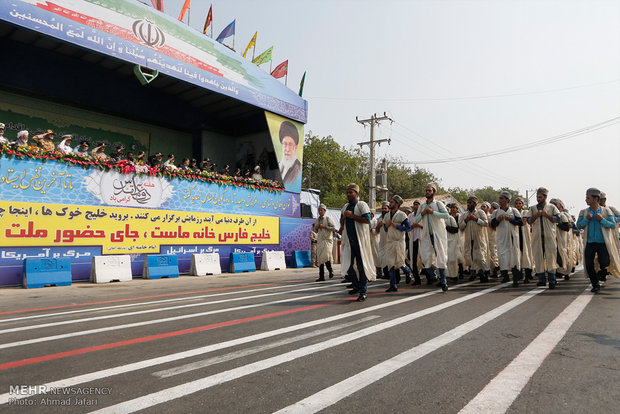 الاستعراض العسكري للقوات المسلحة الايرانية في بندر عباس