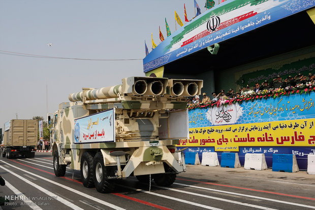 الاستعراض العسكري للقوات المسلحة الايرانية في بندر عباس