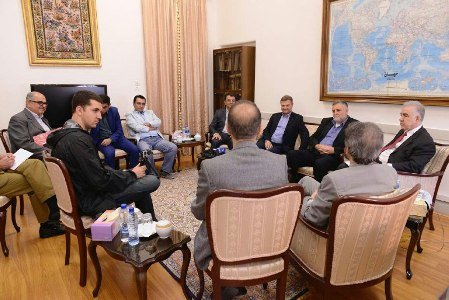 Armenian media delegation, FM spokesman discuss media coop.