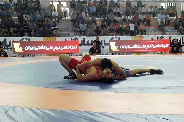 مسابقات کشتی قهرمانی کشور در کرمانشاه آغاز شد/ نتایج صبح امروز