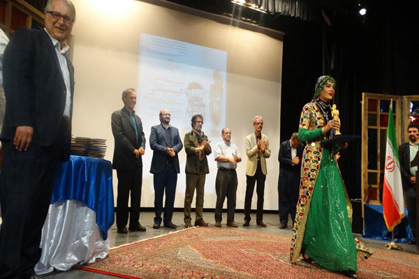 ۱۱ گروه نمایشی به بخش مسابقه جشنواره تئاتر کردی سقز راه یافتند