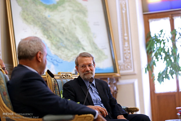 Larijani meets with Iraqi minister