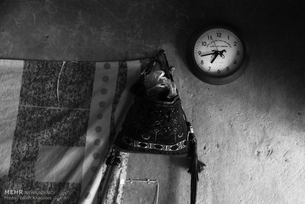 ساعت دیواری نصب شده بر دیوار خانه عوض گلن که در دوران جوانی اش از مسابقات  اسبدوانی به او هدیه داده شده.
