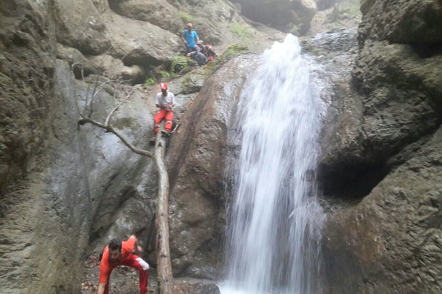 سقوط از آبشار کبودوال موجب مرگ جوان ۲۷ ساله مشهدی شد