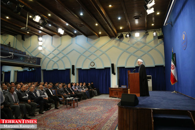 Rouhani addresses national census personnel