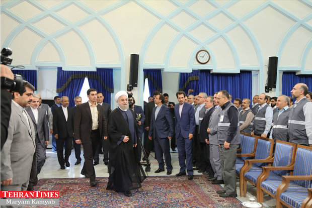 Rouhani addresses national census personnel