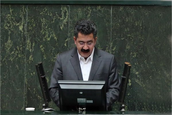 قسیم عثمانی: وزیر اقتصاد عامل این شرایط نیست