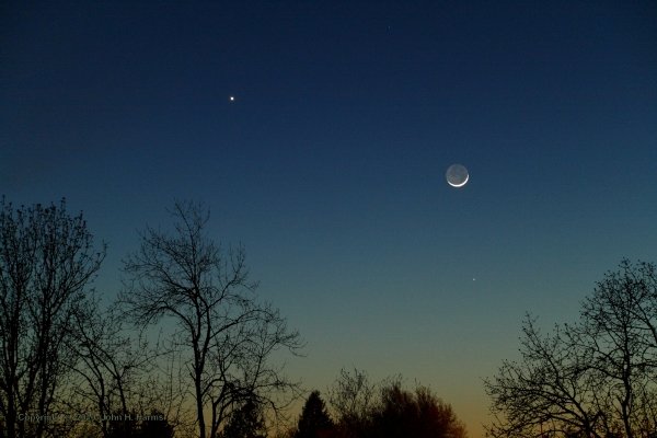 رصد همنشینی هلال ماه و سیاره عطارد در صبحگاه پنجشنبه