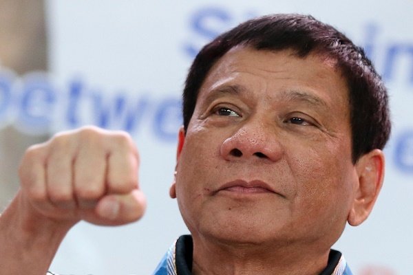 رئیس جمهوری فیلیپین خود را با هیتلر مقایسه کرد