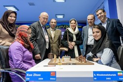 رئیس جمهور برای حل مشکل بودجه شطرنج زنان وارد گود شود