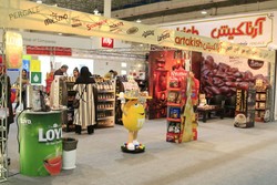 غرفه شرکت آرتا کیش عنوان برتر نمایشگاه صنایع غذایی کیش را کسب کرد
