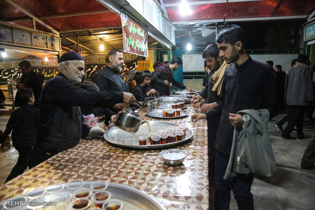 عزاداری شب دوم محرم در هیئت رزمندگان اسلام قم‎ 