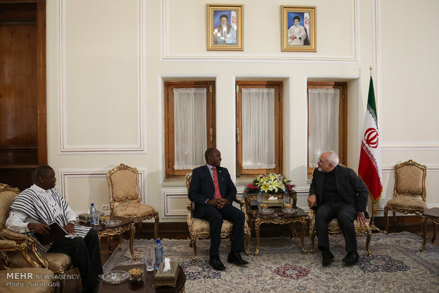 Ambassadors present credentials to Zarif 