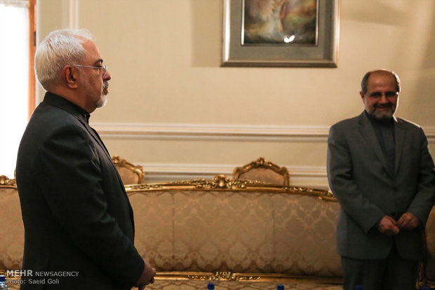 Ambassadors present credentials to Zarif 