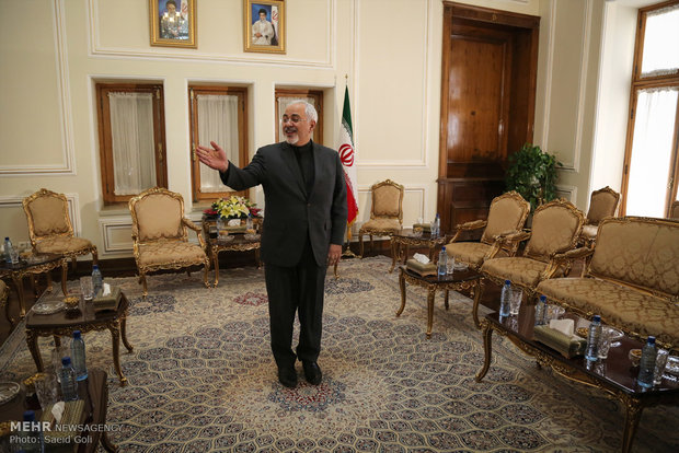 Ambassadors present credentials to Zarif 