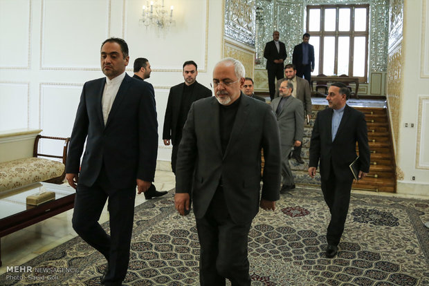 Ambassadors present credentials to Zarif 