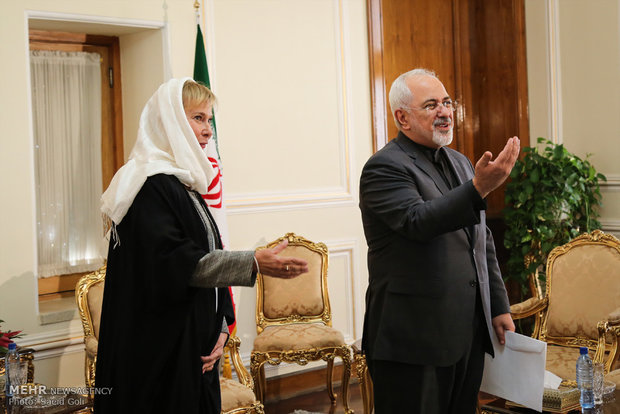 Ambassadors present credentials to Zarif 