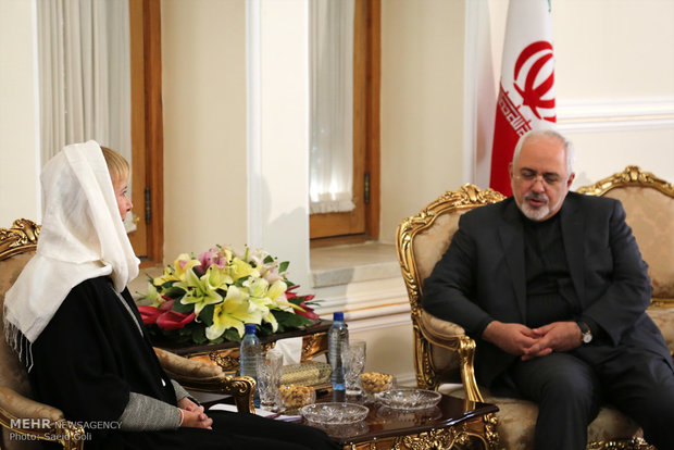 Ambassadors present credentials to Zarif 