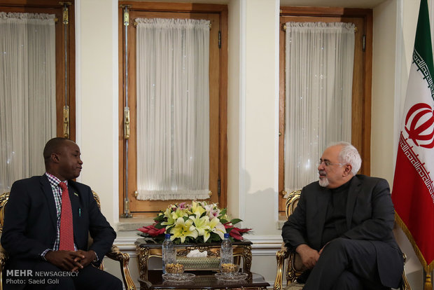 Ambassadors present credentials to Zarif 