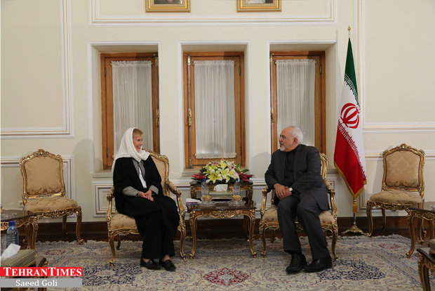 Swedish, Sierra Leonean ambassadors submit credentials to Zarif