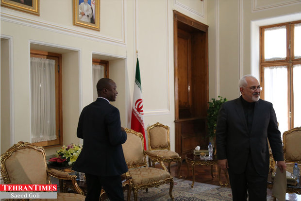 Swedish, Sierra Leonean ambassadors submit credentials to Zarif