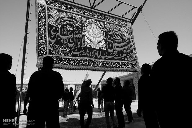 Rise of Hosseini tent ritual held in Isfahan